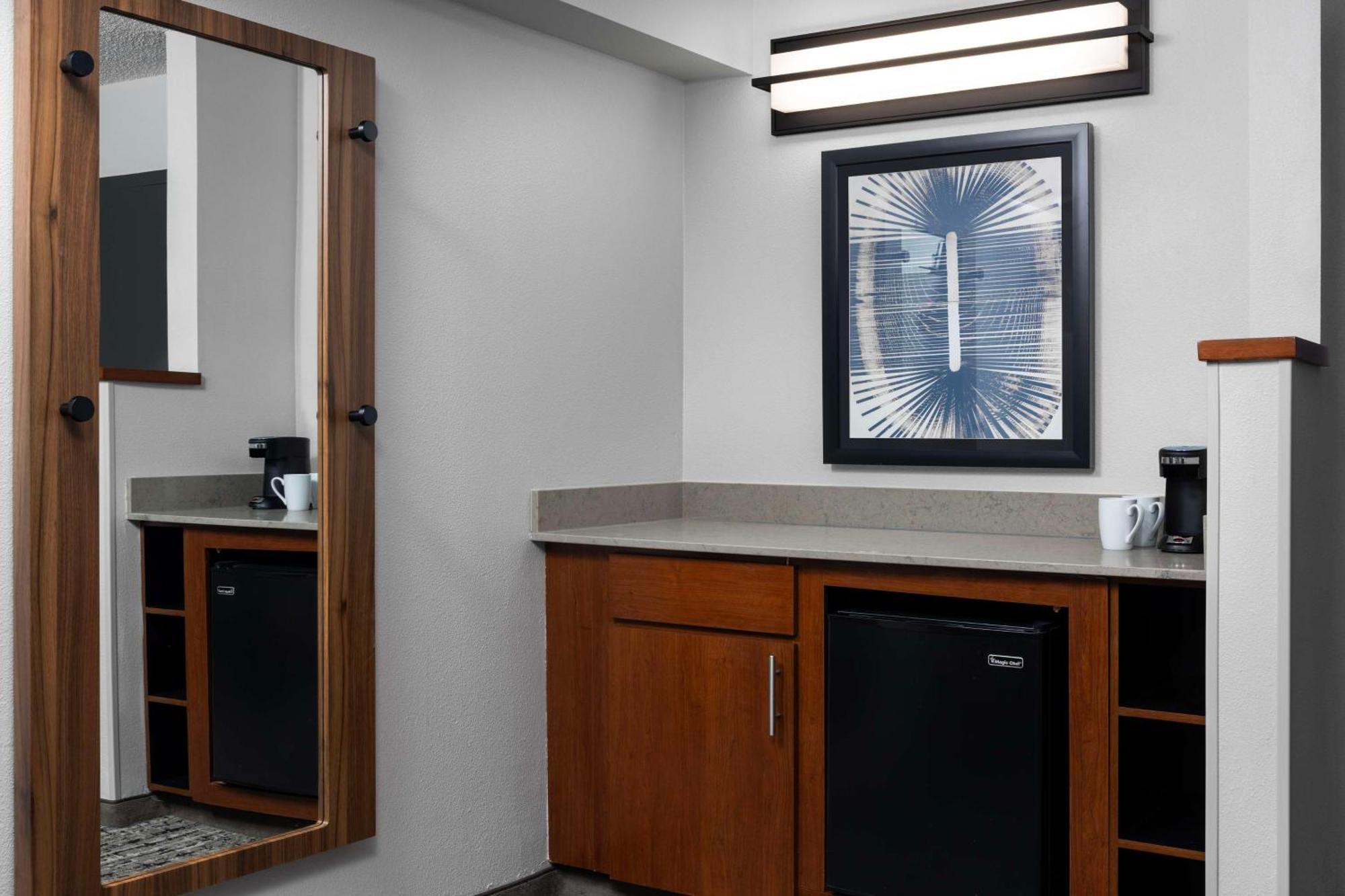 Hyatt Place Dallas North By The Galleria Addison Bagian luar foto
