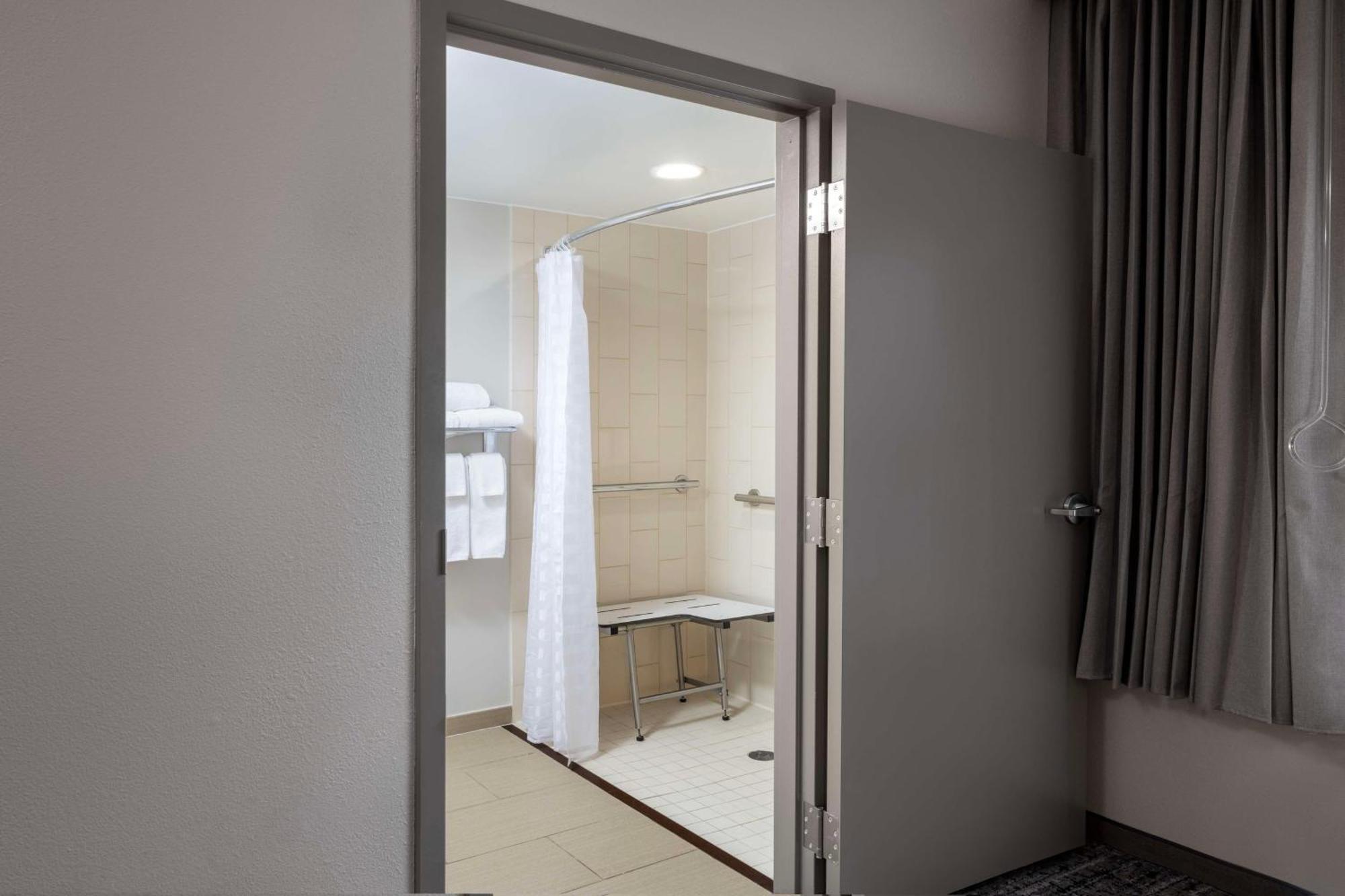 Hyatt Place Dallas North By The Galleria Addison Bagian luar foto